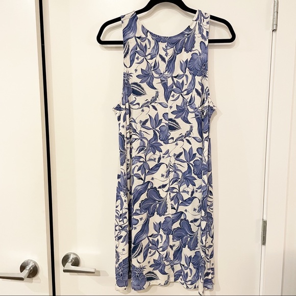 H&M Blue and White Floral Swing Dress Size Small - Picture 4 of 13